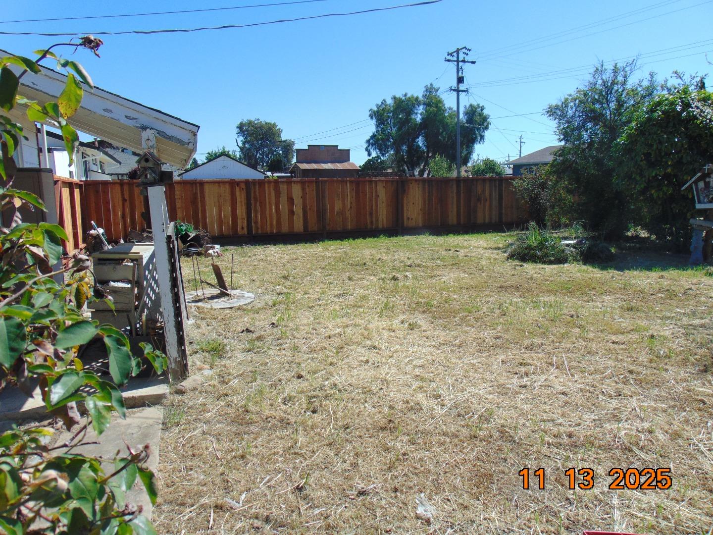 Detail Gallery Image 6 of 7 For 3090 Airline Hwy, Hollister,  CA 95023 - 2 Beds | 1 Baths