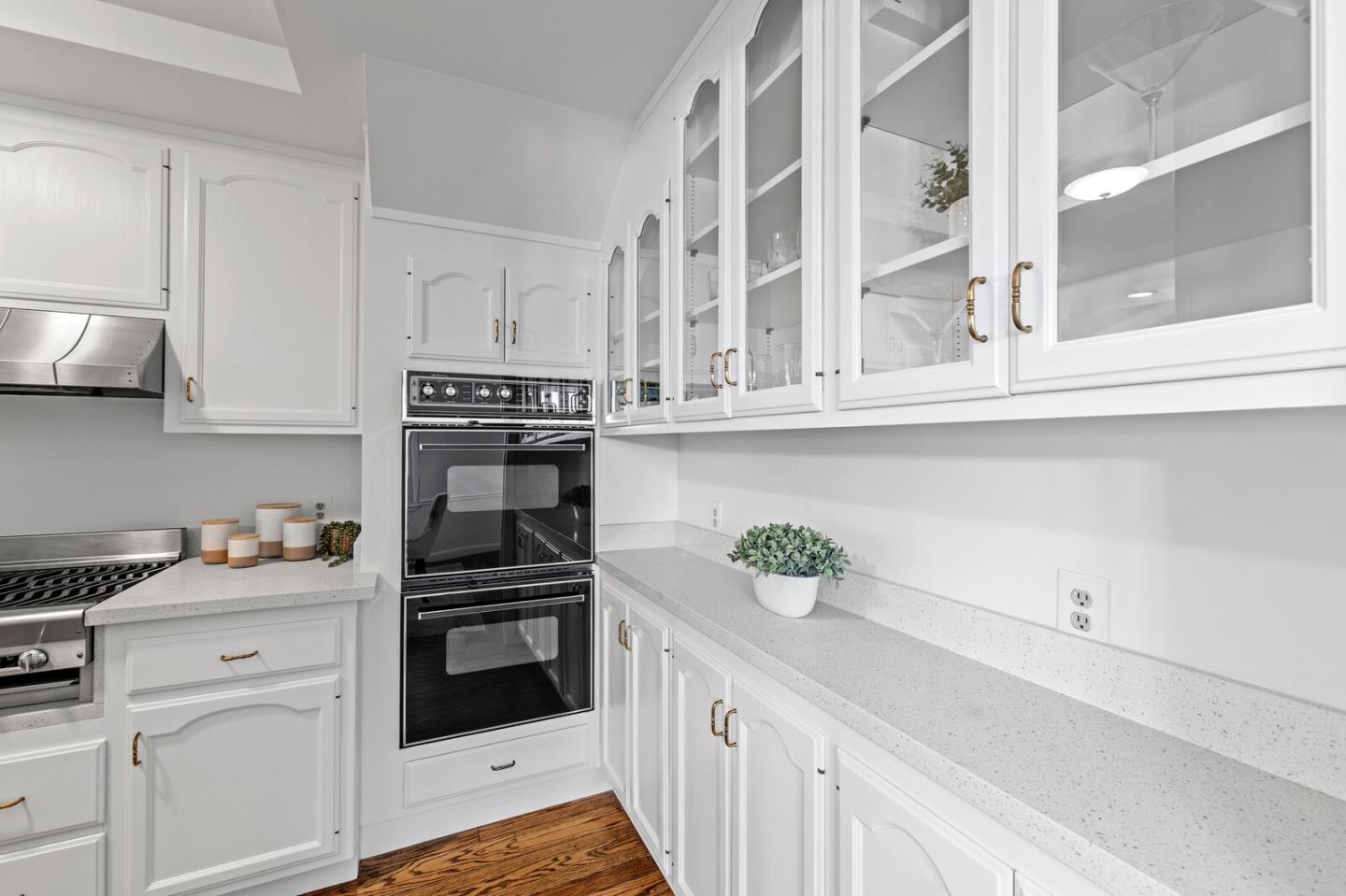 Detail Gallery Image 14 of 35 For 818 W Grant Pl, San Mateo,  CA 94402 - 3 Beds | 2/1 Baths