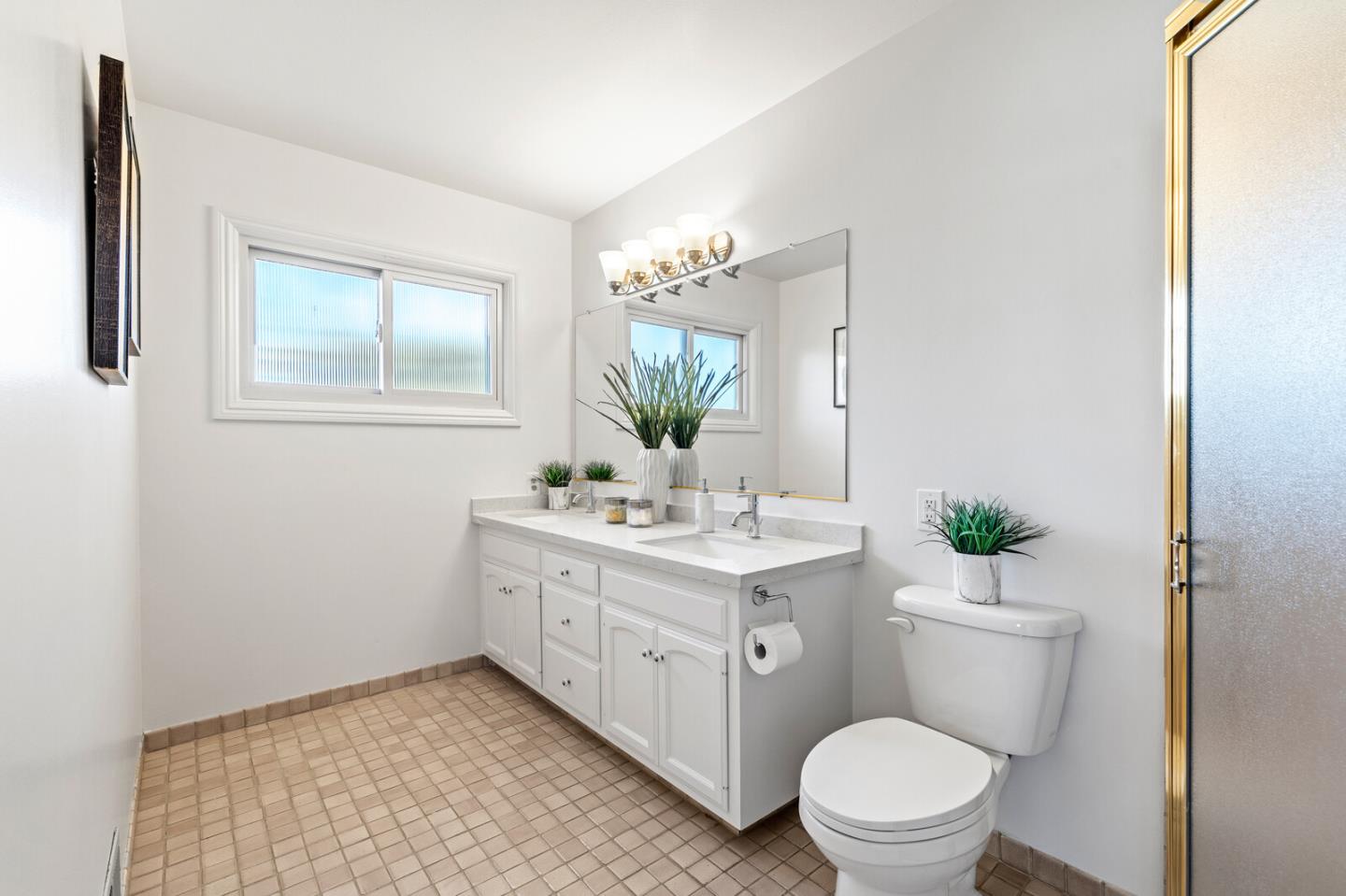 Detail Gallery Image 20 of 35 For 818 W Grant Pl, San Mateo,  CA 94402 - 3 Beds | 2/1 Baths
