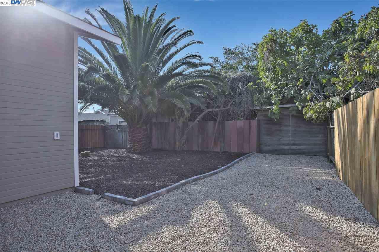 Detail Gallery Image 4 of 27 For 1753 Church St, Oakland,  CA 94621 - 2 Beds | 1 Baths