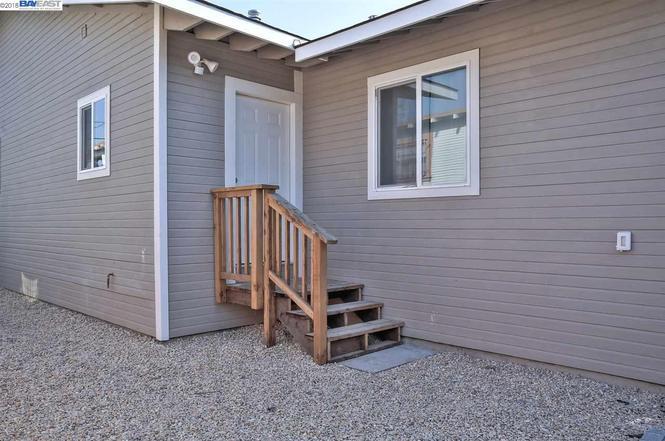 Detail Gallery Image 5 of 27 For 1753 Church St, Oakland,  CA 94621 - 2 Beds | 1 Baths