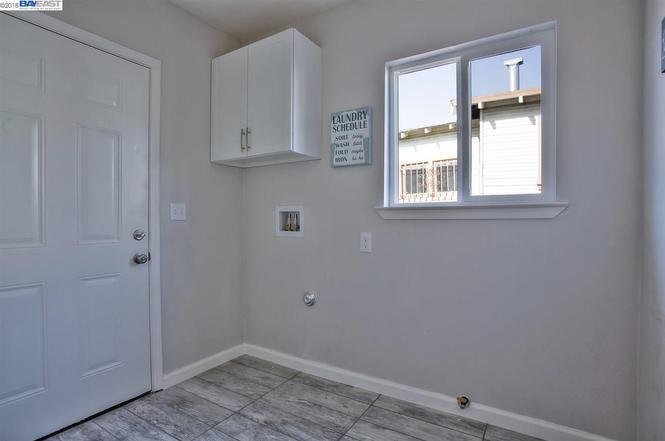 Detail Gallery Image 6 of 27 For 1753 Church St, Oakland,  CA 94621 - 2 Beds | 1 Baths