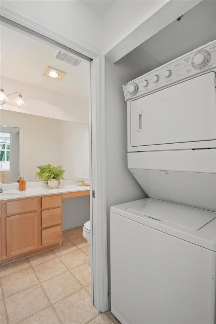 Detail Gallery Image 8 of 16 For 108 Bryant St #28,  Mountain View,  CA 94041 - 3 Beds | 2/1 Baths