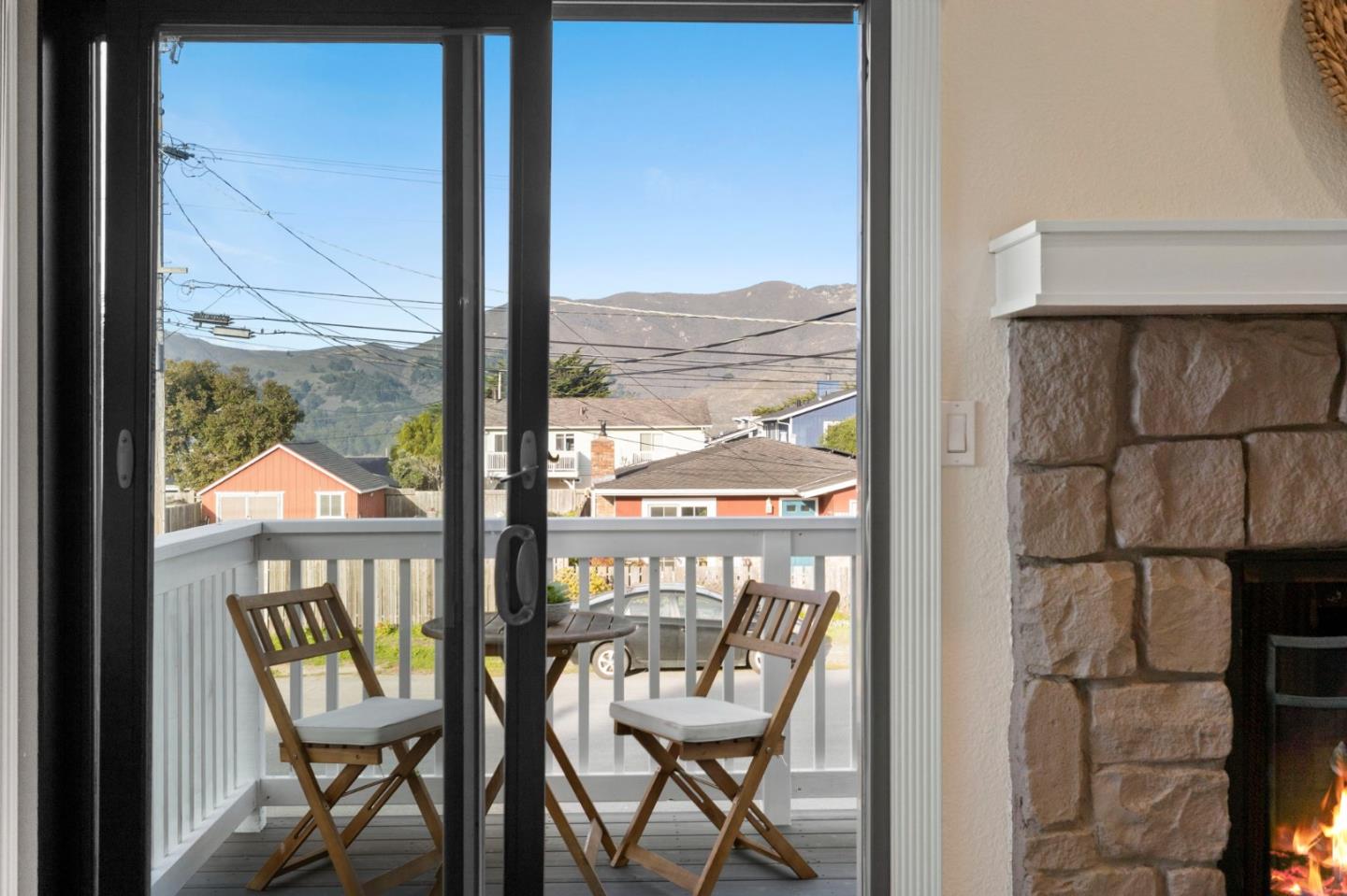 Detail Gallery Image 12 of 52 For 266 6th St, Montara,  CA 94037 - 5 Beds | 3 Baths