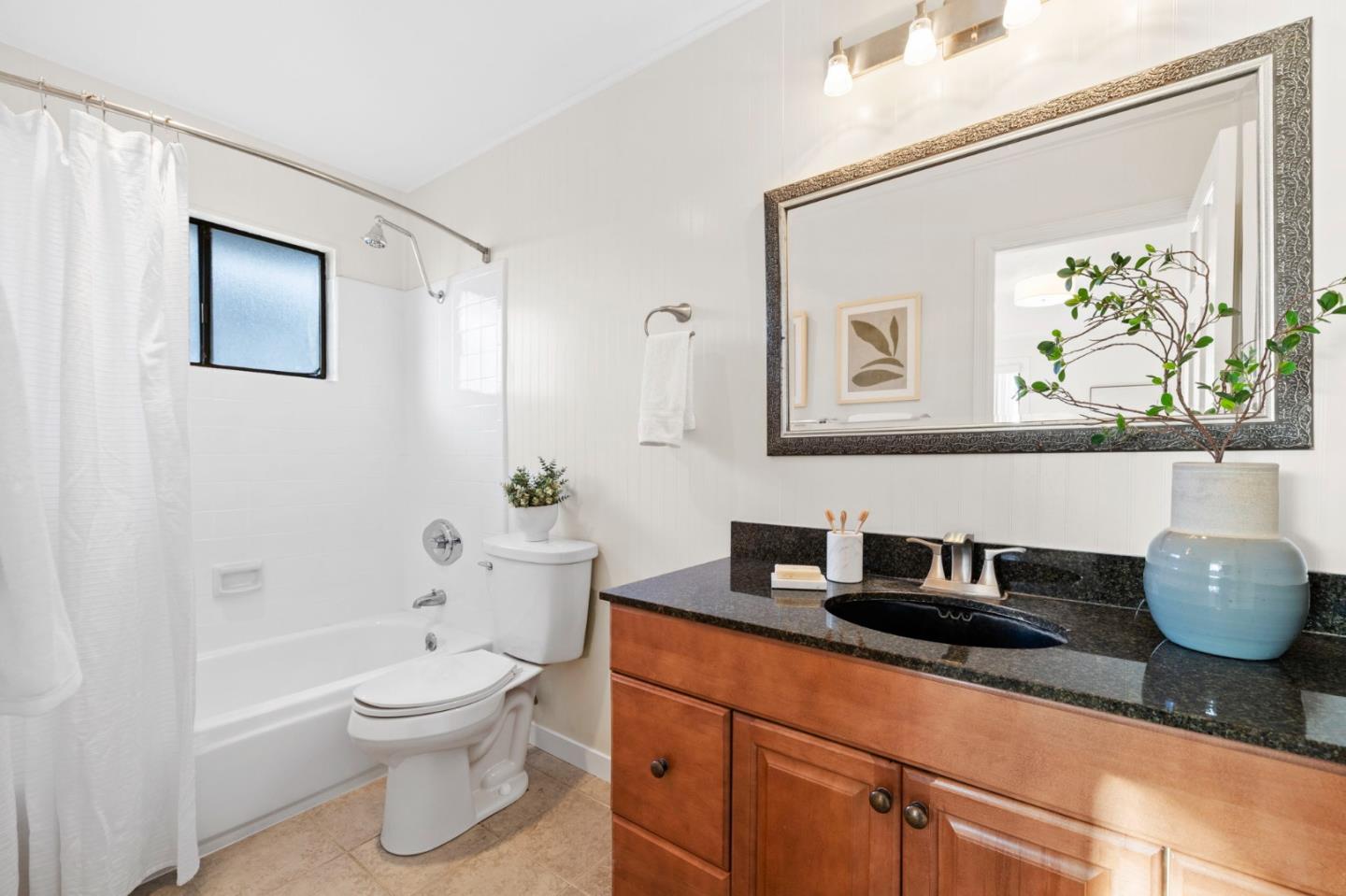 Detail Gallery Image 26 of 52 For 266 6th St, Montara,  CA 94037 - 5 Beds | 3 Baths