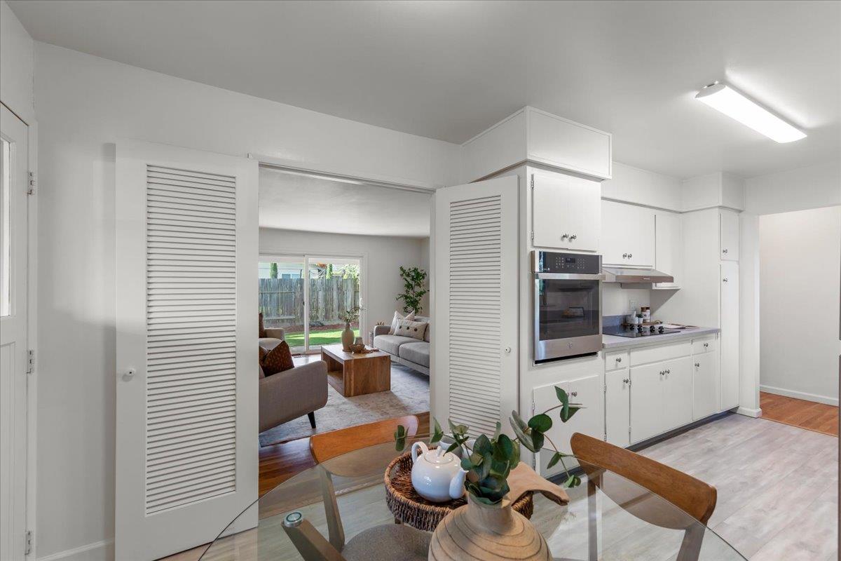 Detail Gallery Image 5 of 28 For 4074 Yellowstone Dr, San Jose,  CA 95130 - 3 Beds | 2 Baths