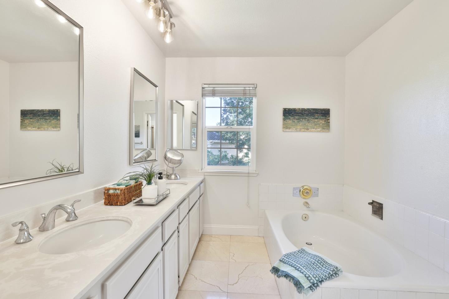 Detail Gallery Image 18 of 39 For 1592 Dorcey Ln, San Jose,  CA 95120 - 4 Beds | 2/1 Baths