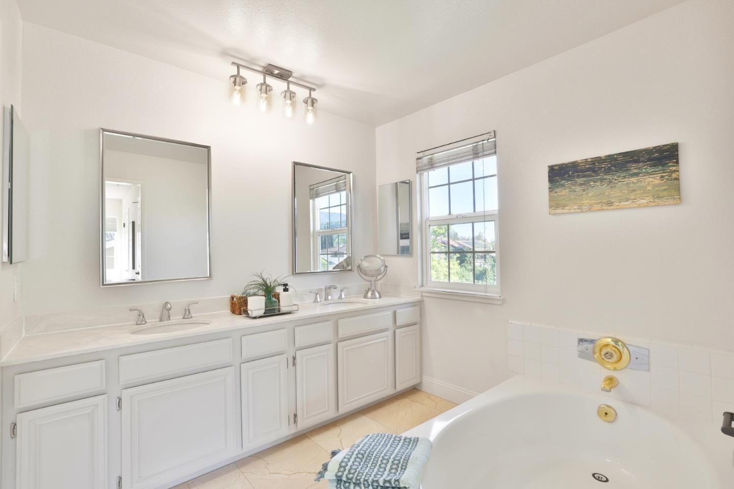 Detail Gallery Image 19 of 39 For 1592 Dorcey Ln, San Jose,  CA 95120 - 4 Beds | 2/1 Baths