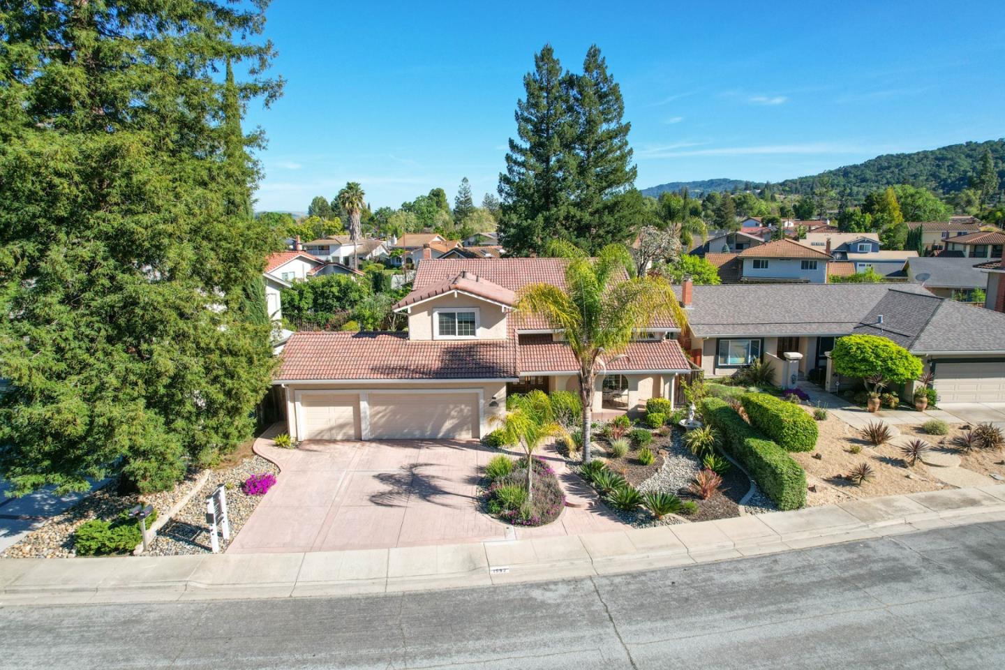 Detail Gallery Image 2 of 39 For 1592 Dorcey Ln, San Jose,  CA 95120 - 4 Beds | 2/1 Baths