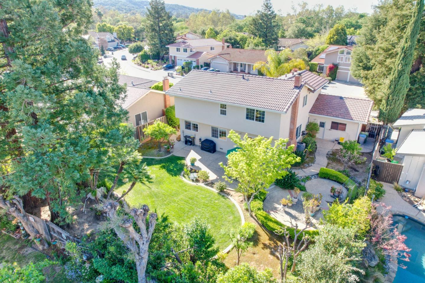 Detail Gallery Image 3 of 39 For 1592 Dorcey Ln, San Jose,  CA 95120 - 4 Beds | 2/1 Baths