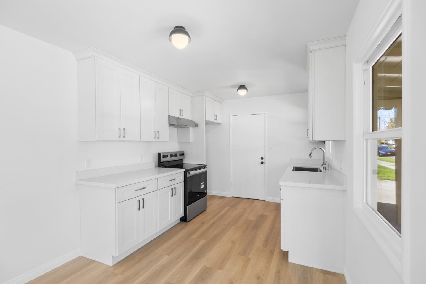 Detail Gallery Image 8 of 22 For 601 N 17th St, San Jose,  CA 95112 - – Beds | – Baths