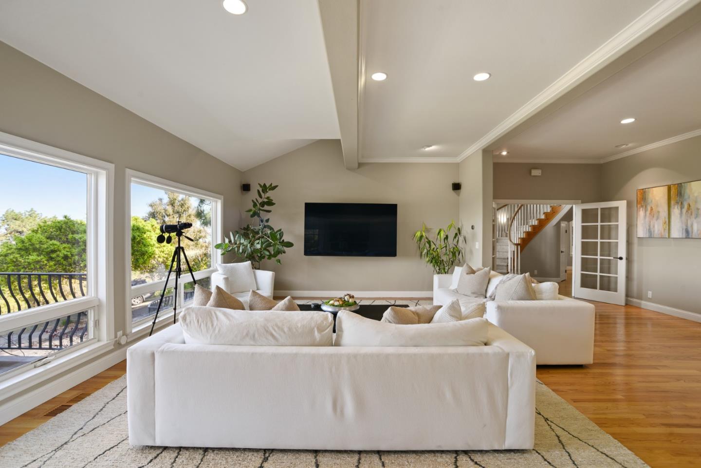 Detail Gallery Image 13 of 39 For 18782 Withey Rd, Monte Sereno,  CA 95030 - 4 Beds | 3/1 Baths