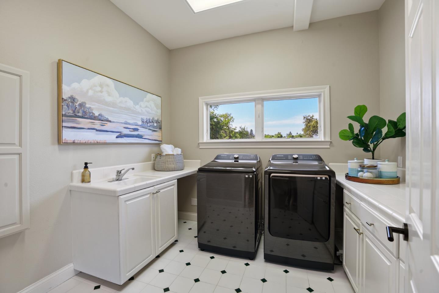 Detail Gallery Image 34 of 39 For 18782 Withey Rd, Monte Sereno,  CA 95030 - 4 Beds | 3/1 Baths