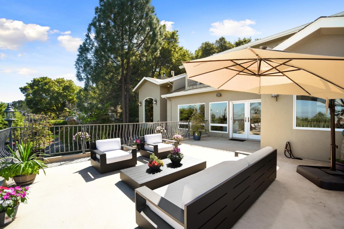 Detail Gallery Image 6 of 39 For 18782 Withey Rd, Monte Sereno,  CA 95030 - 4 Beds | 3/1 Baths