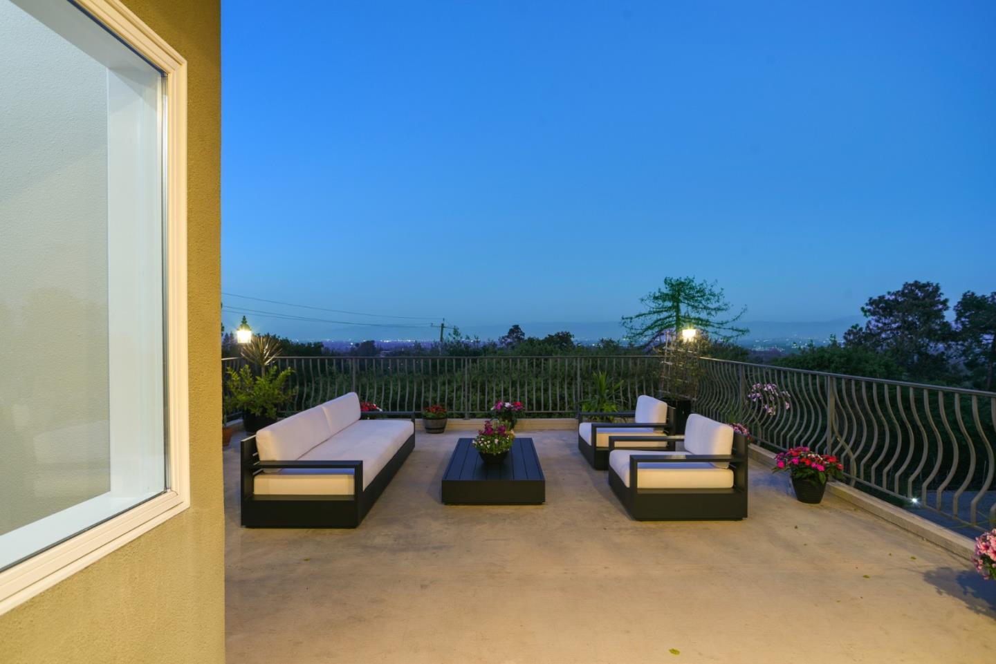 Detail Gallery Image 7 of 39 For 18782 Withey Rd, Monte Sereno,  CA 95030 - 4 Beds | 3/1 Baths
