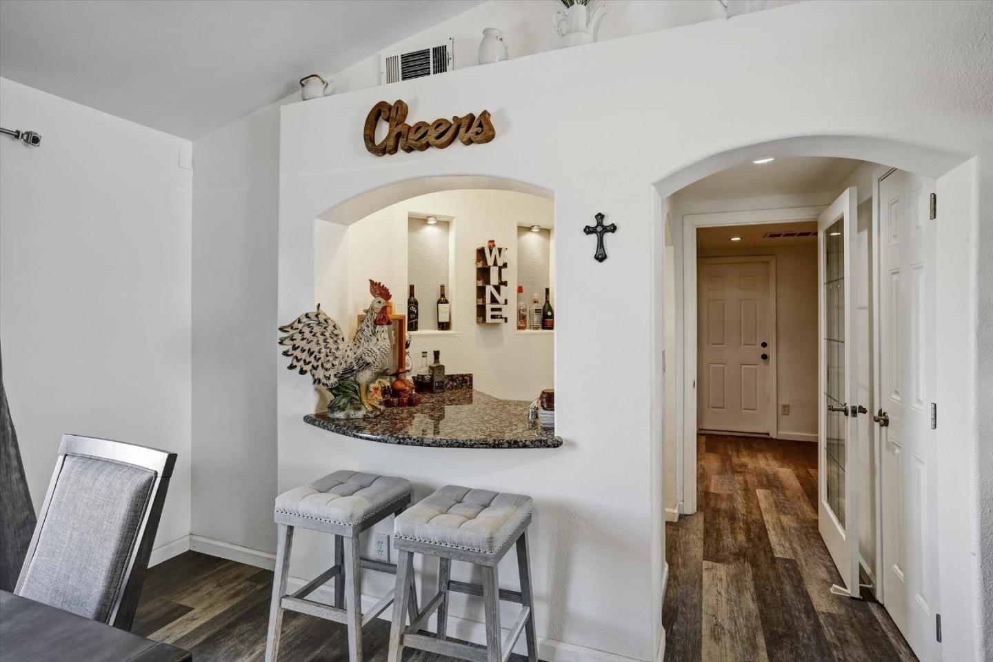 Detail Gallery Image 11 of 47 For 573 Rosewood Ct, Los Banos,  CA 93635 - 4 Beds | 3 Baths