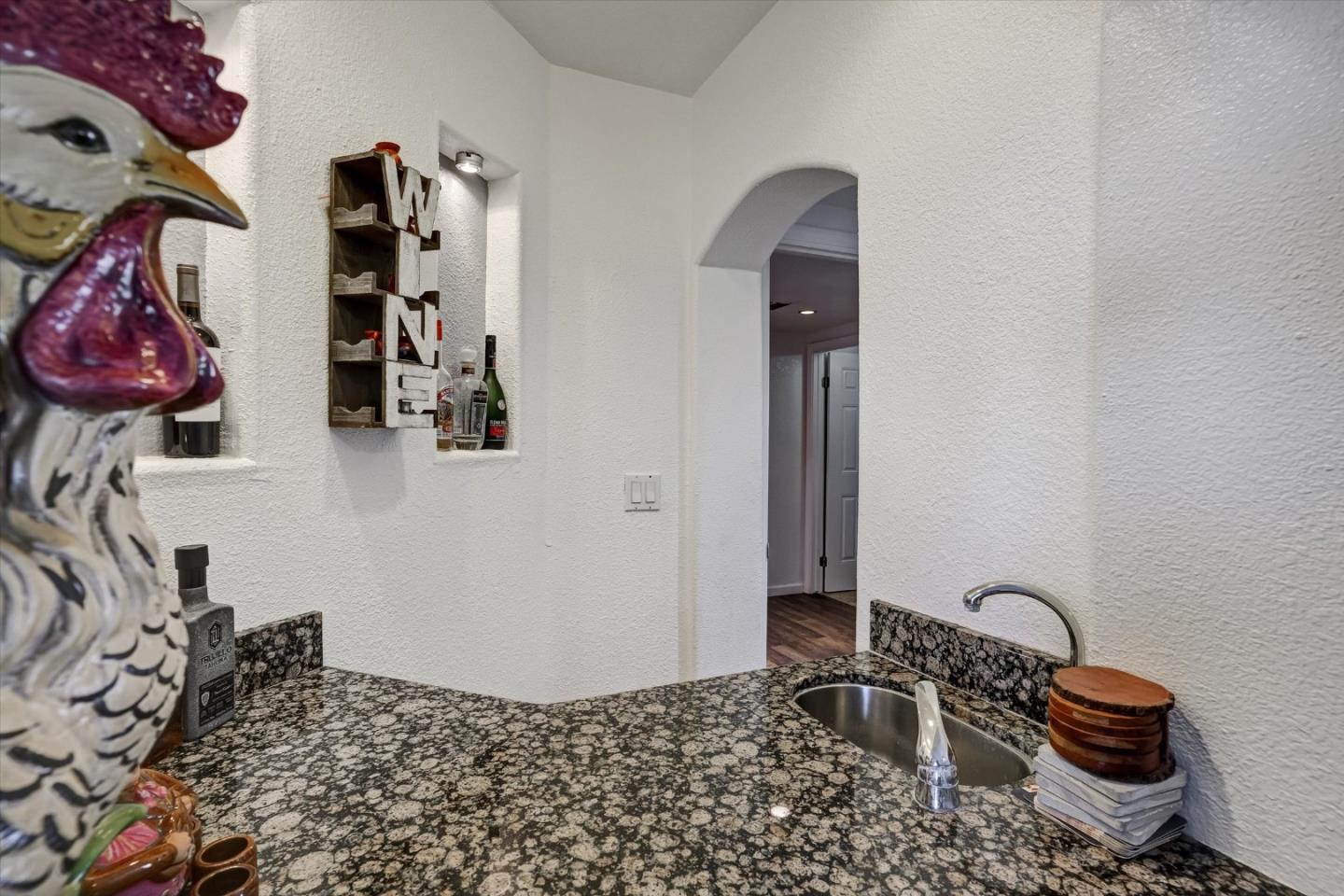 Detail Gallery Image 12 of 47 For 573 Rosewood Ct, Los Banos,  CA 93635 - 4 Beds | 3 Baths