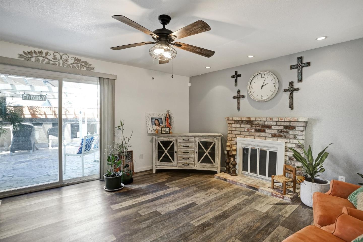 Detail Gallery Image 18 of 47 For 573 Rosewood Ct, Los Banos,  CA 93635 - 4 Beds | 3 Baths