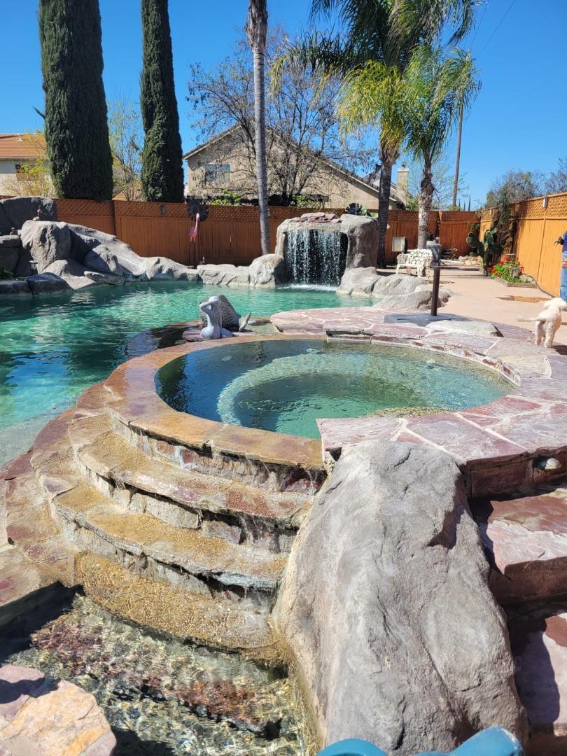 Detail Gallery Image 3 of 7 For 573 Rosewood Ct, Los Banos,  CA 93635 - 4 Beds | 2/1 Baths