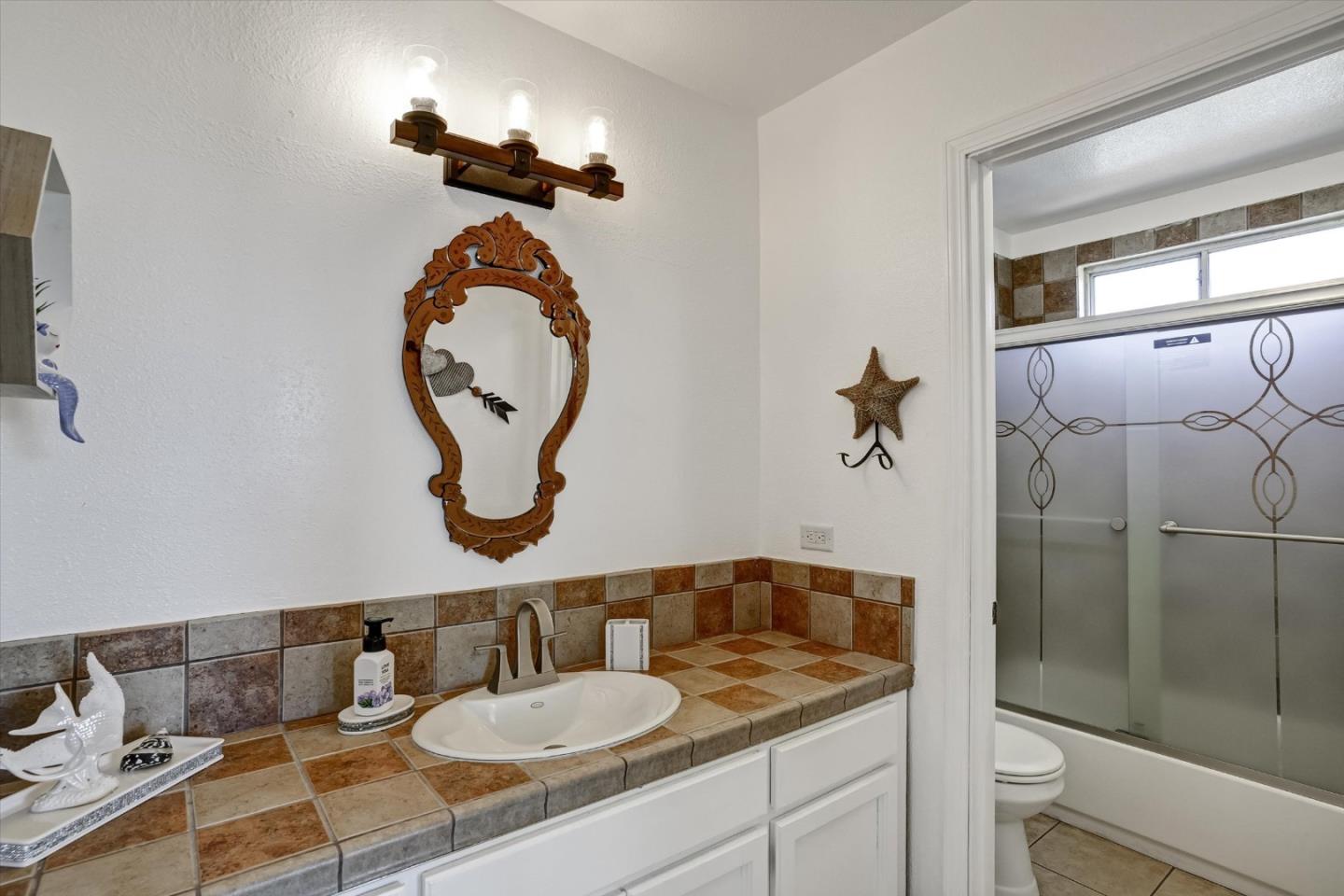 Detail Gallery Image 31 of 47 For 573 Rosewood Ct, Los Banos,  CA 93635 - 4 Beds | 3 Baths