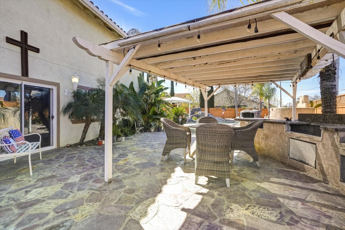 Detail Gallery Image 38 of 47 For 573 Rosewood Ct, Los Banos,  CA 93635 - 4 Beds | 3 Baths