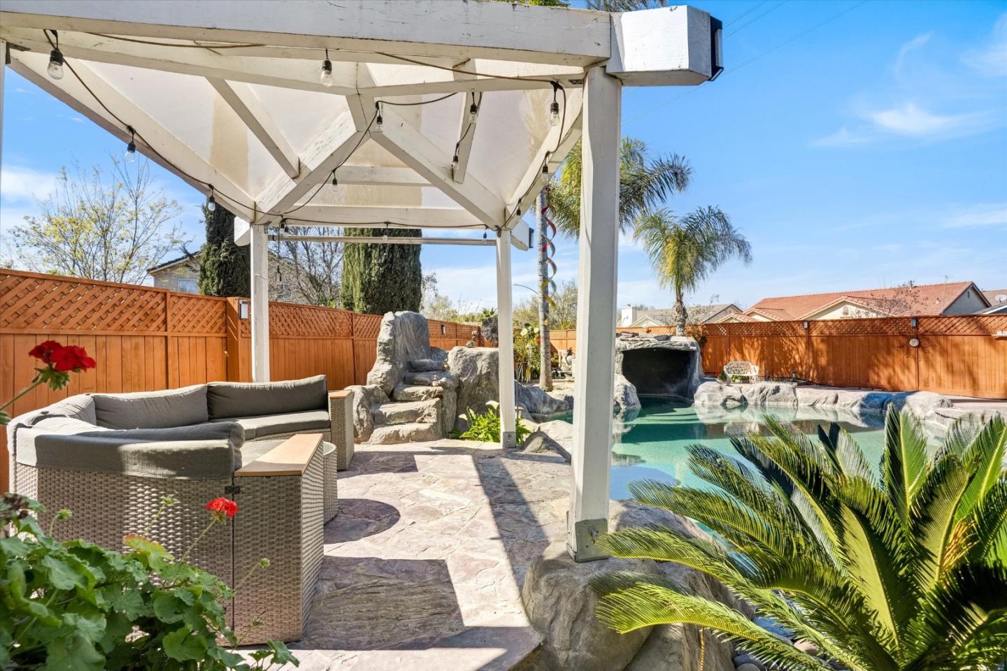 Detail Gallery Image 43 of 47 For 573 Rosewood Ct, Los Banos,  CA 93635 - 4 Beds | 3 Baths