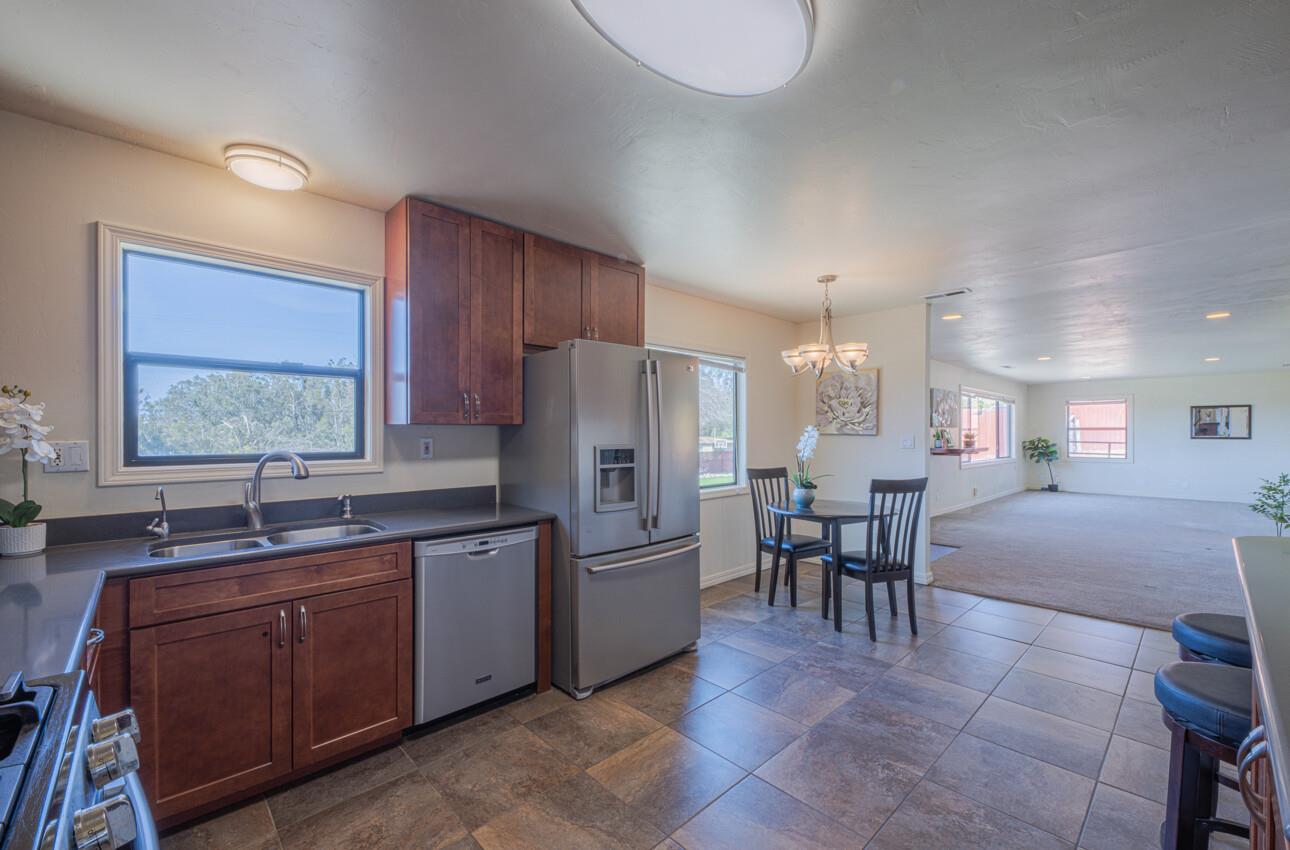 Detail Gallery Image 16 of 43 For 9340 Pollock Ln, Salinas,  CA 93907 - 3 Beds | 2 Baths