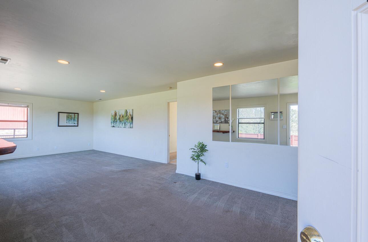 Detail Gallery Image 3 of 43 For 9340 Pollock Ln, Salinas,  CA 93907 - 3 Beds | 2 Baths