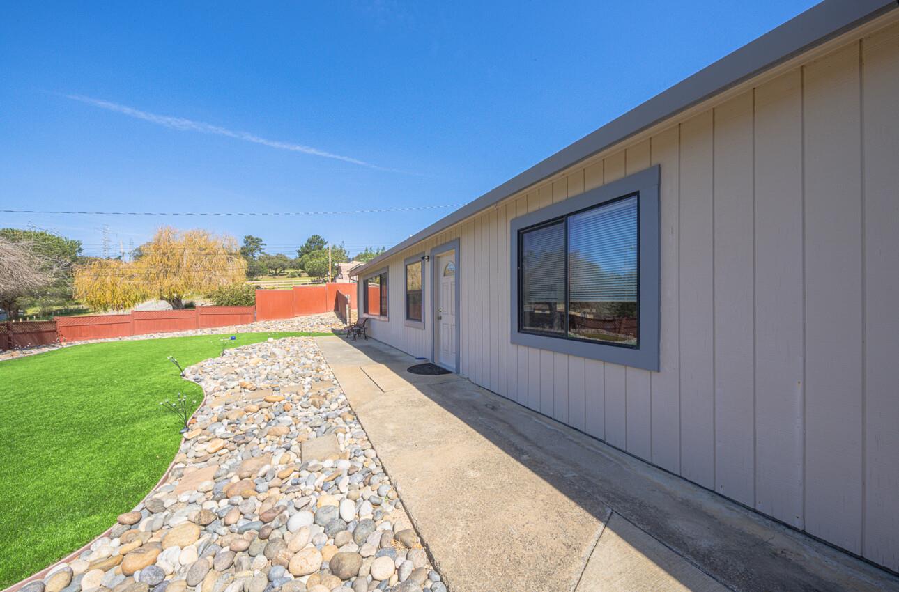 Detail Gallery Image 7 of 43 For 9340 Pollock Ln, Salinas,  CA 93907 - 3 Beds | 2 Baths