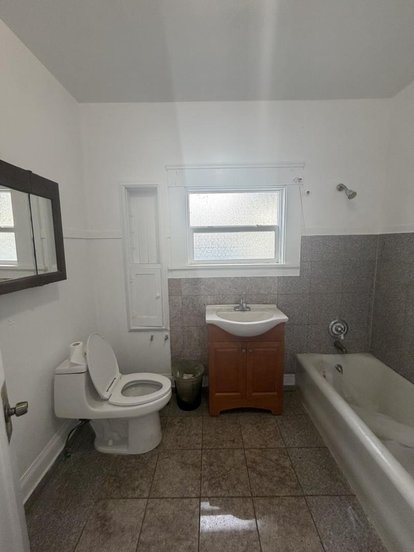 Detail Gallery Image 18 of 25 For 2340 Alisal a,  Salinas,  CA 93908 - 4 Beds | 2 Baths