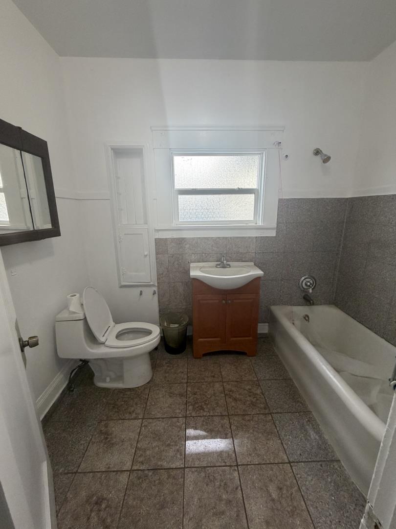 Detail Gallery Image 19 of 25 For 2340 Alisal a,  Salinas,  CA 93908 - 4 Beds | 2 Baths