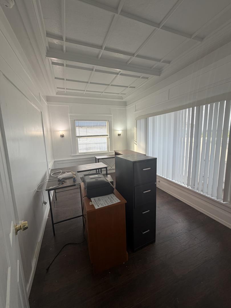 Detail Gallery Image 6 of 25 For 2340 Alisal a,  Salinas,  CA 93908 - 4 Beds | 2 Baths