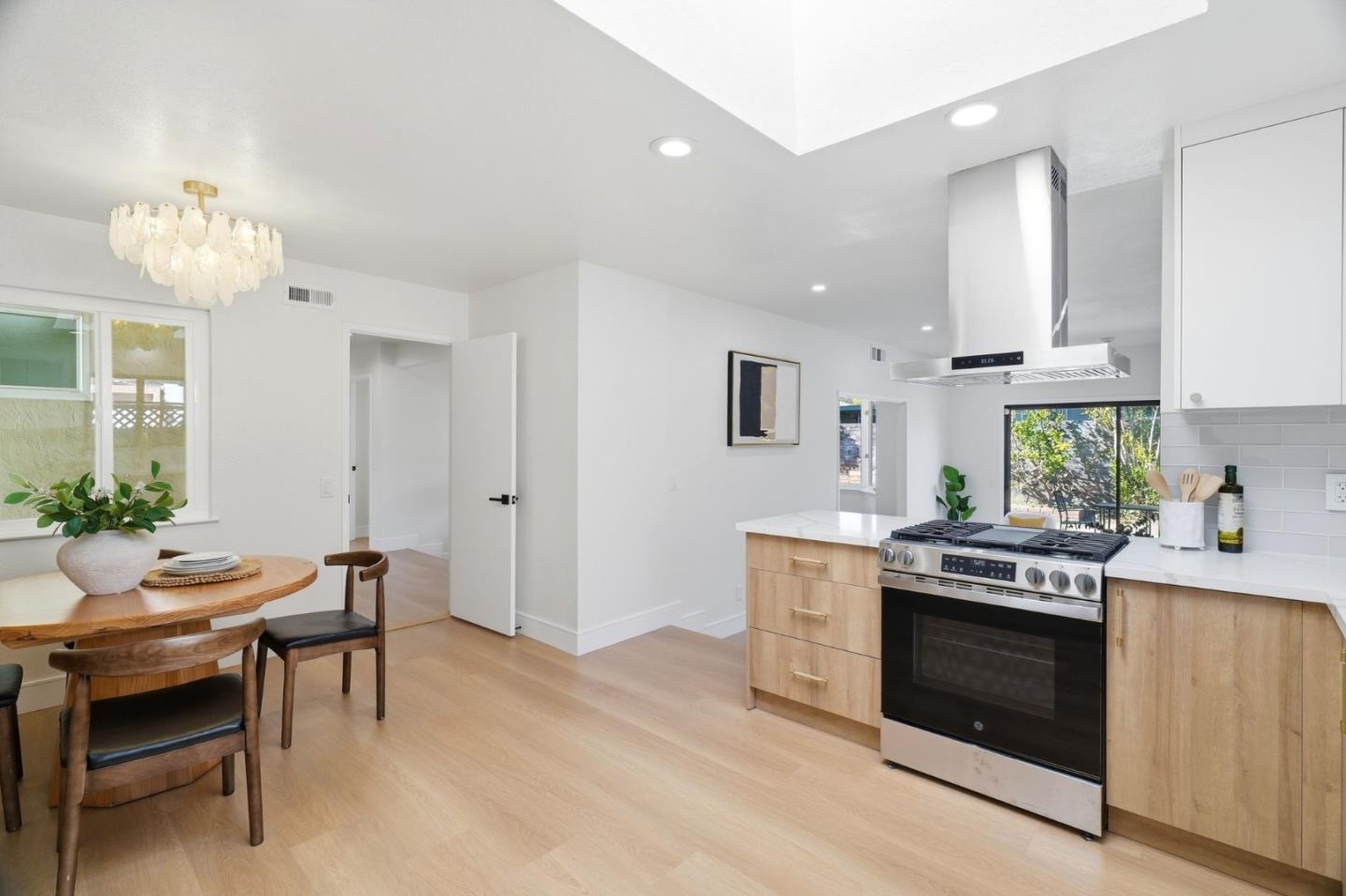 Detail Gallery Image 11 of 34 For 629 Pilgrim Dr, Foster City,  CA 94404 - 3 Beds | 2 Baths