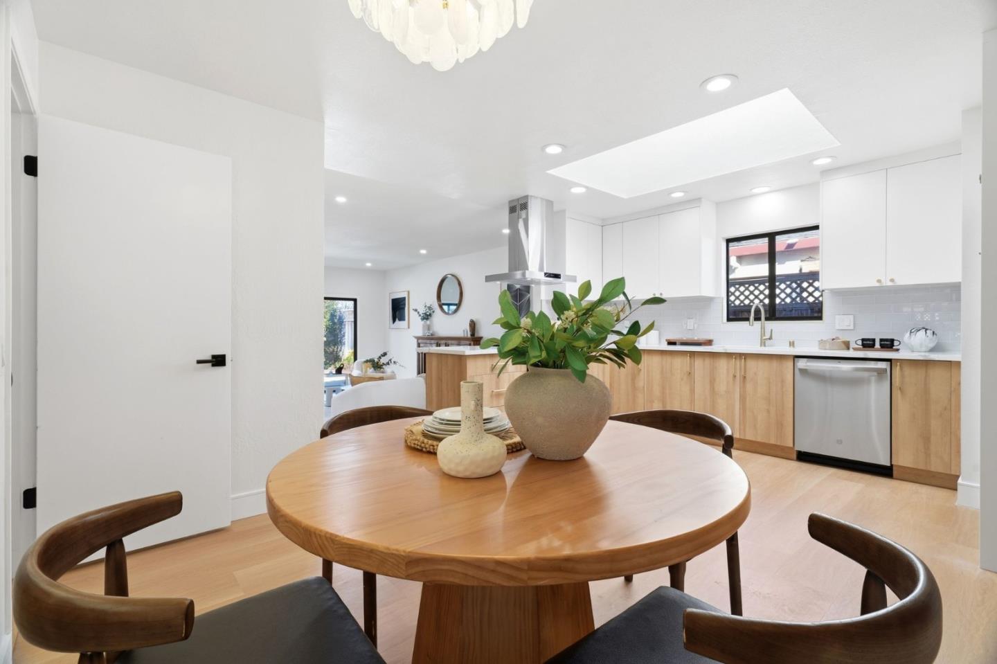 Detail Gallery Image 12 of 34 For 629 Pilgrim Dr, Foster City,  CA 94404 - 3 Beds | 2 Baths