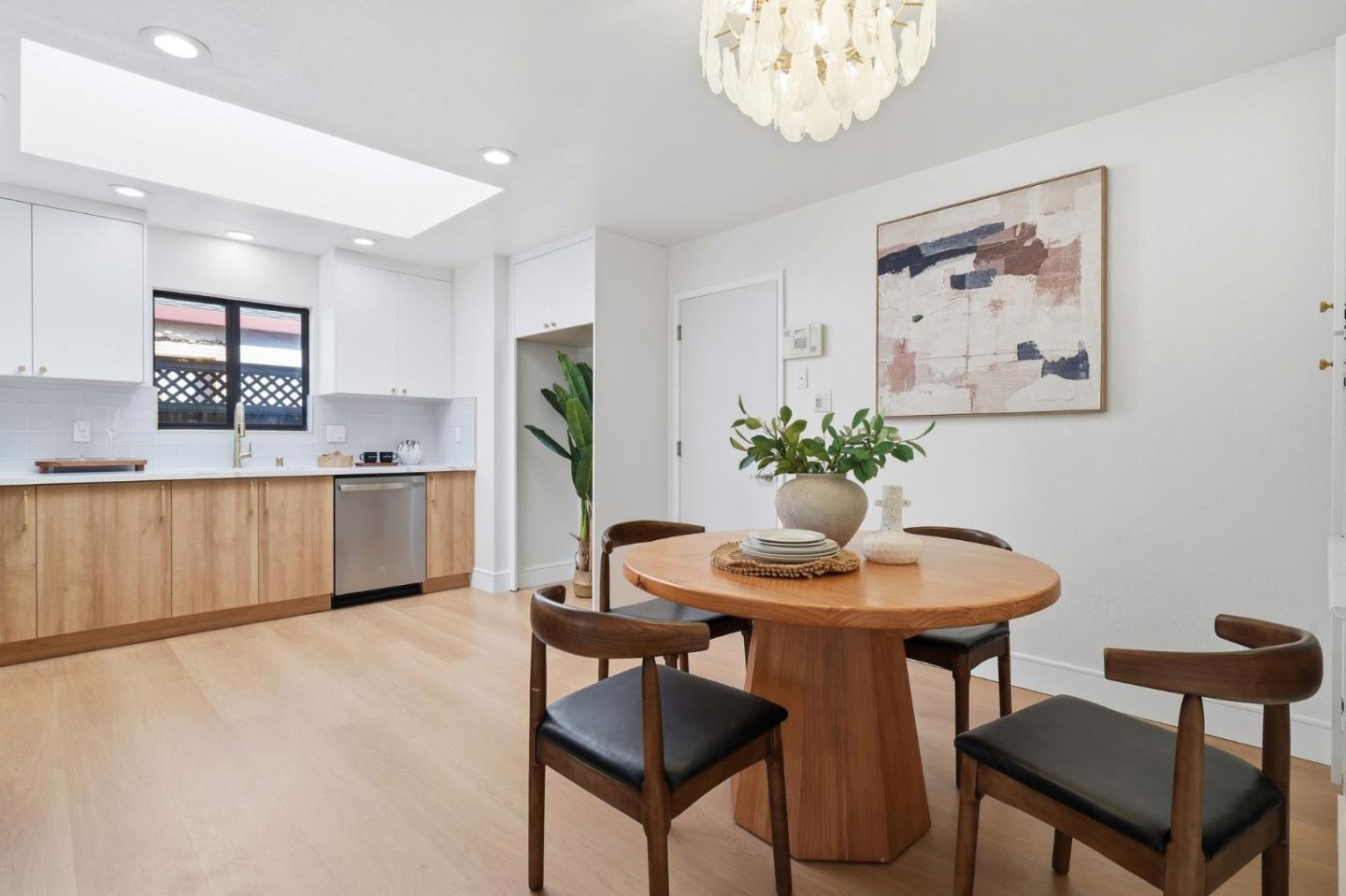 Detail Gallery Image 13 of 34 For 629 Pilgrim Dr, Foster City,  CA 94404 - 3 Beds | 2 Baths