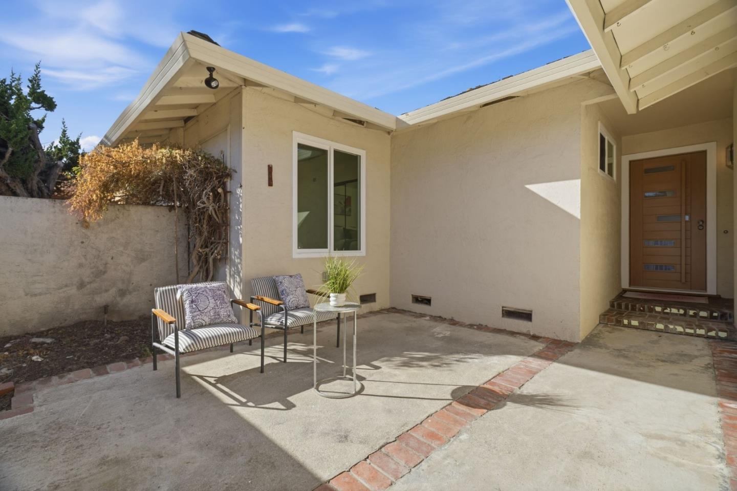 Detail Gallery Image 2 of 34 For 629 Pilgrim Dr, Foster City,  CA 94404 - 3 Beds | 2 Baths