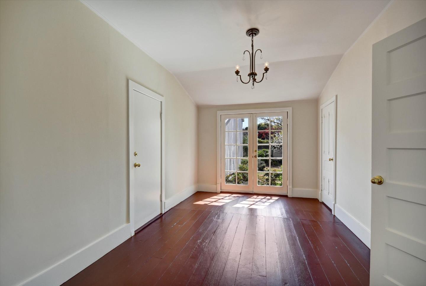 Detail Gallery Image 10 of 21 For 901 Sunnyvale Saratoga Rd, Sunnyvale,  CA 94087 - 3 Beds | 1 Baths