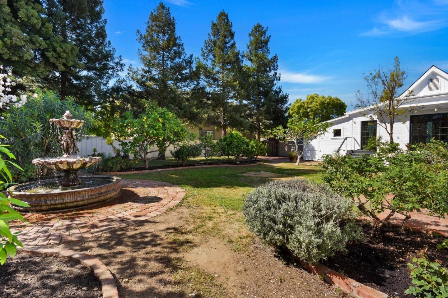 Detail Gallery Image 15 of 21 For 901 Sunnyvale Saratoga Rd, Sunnyvale,  CA 94087 - 3 Beds | 1 Baths