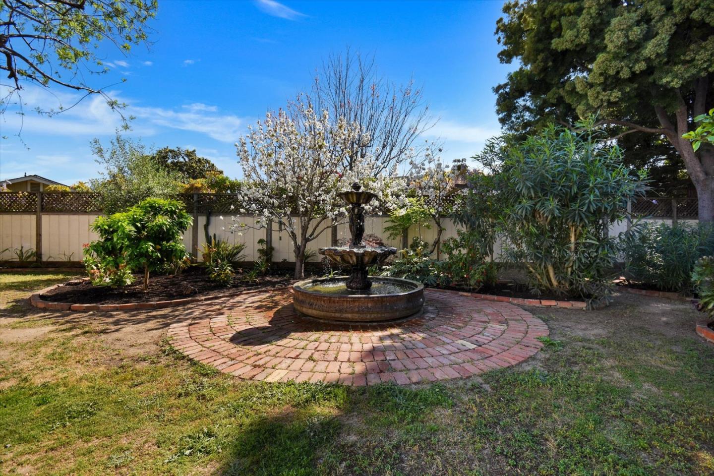 Detail Gallery Image 18 of 21 For 901 Sunnyvale Saratoga Rd, Sunnyvale,  CA 94087 - 3 Beds | 1 Baths