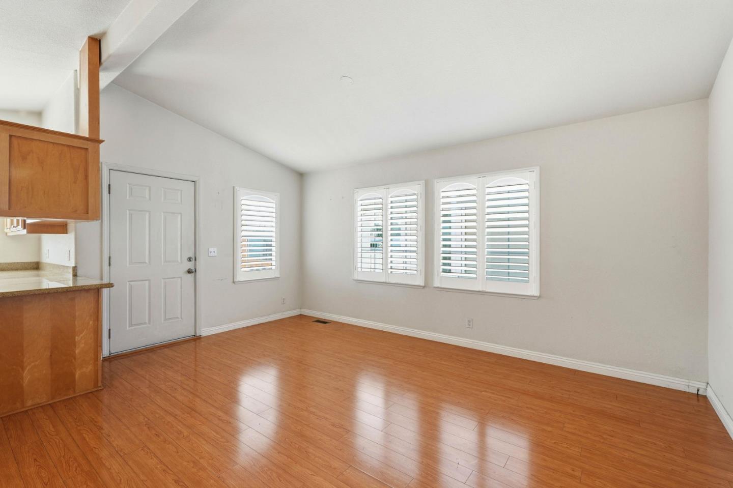 Detail Gallery Image 11 of 27 For 2600 Senter Rd #121,  San Jose,  CA 95111 - 3 Beds | 2 Baths