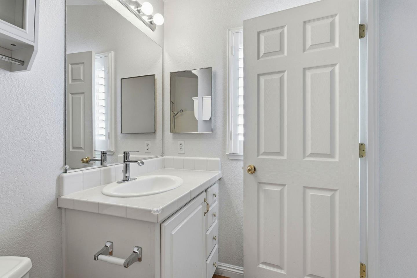 Detail Gallery Image 21 of 27 For 2600 Senter Rd #121,  San Jose,  CA 95111 - 3 Beds | 2 Baths