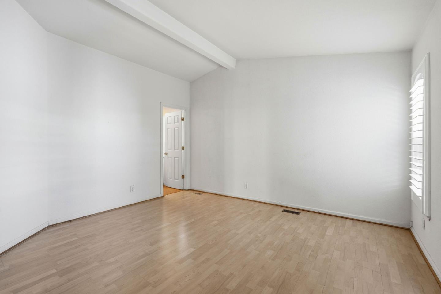 Detail Gallery Image 6 of 27 For 2600 Senter Rd #121,  San Jose,  CA 95111 - 3 Beds | 2 Baths