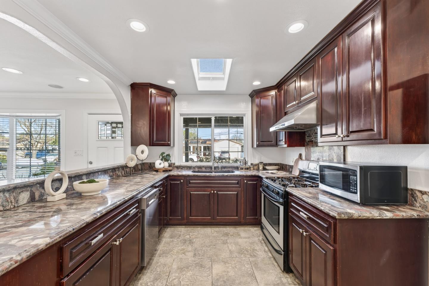 Detail Gallery Image 10 of 29 For 372 Gosser St, Milpitas,  CA 95035 - 3 Beds | 2 Baths