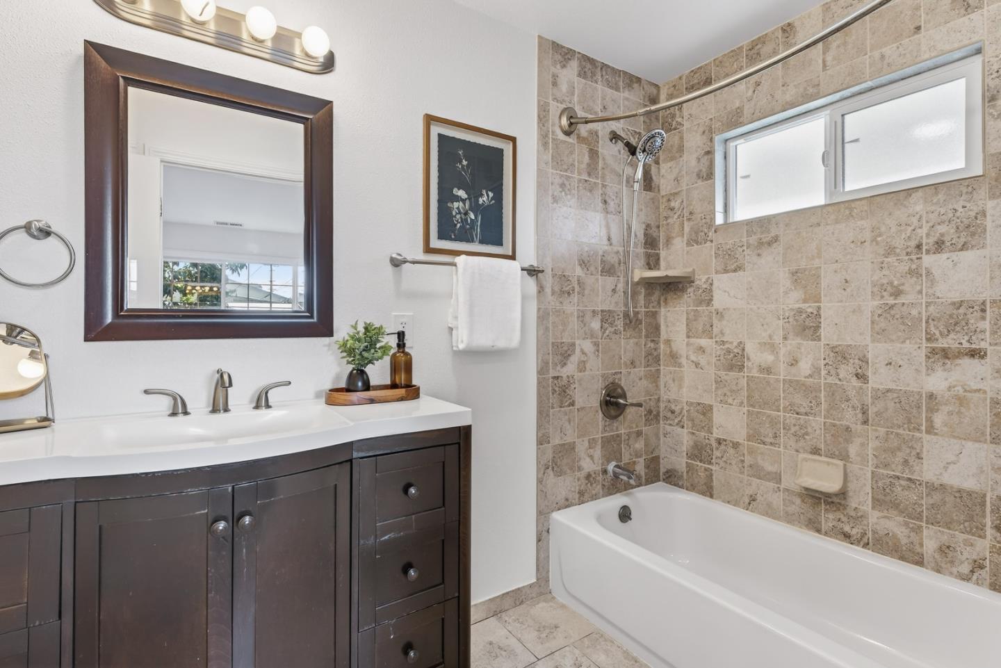 Detail Gallery Image 17 of 29 For 372 Gosser St, Milpitas,  CA 95035 - 3 Beds | 2 Baths