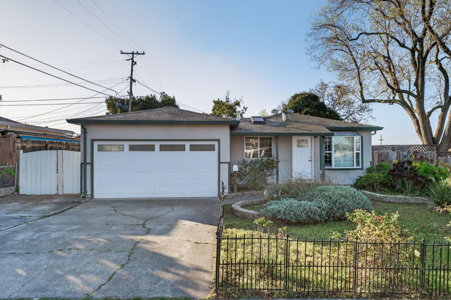 Detail Gallery Image 2 of 29 For 372 Gosser St, Milpitas,  CA 95035 - 3 Beds | 2 Baths