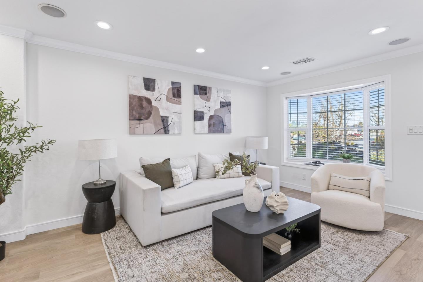 Detail Gallery Image 5 of 29 For 372 Gosser St, Milpitas,  CA 95035 - 3 Beds | 2 Baths