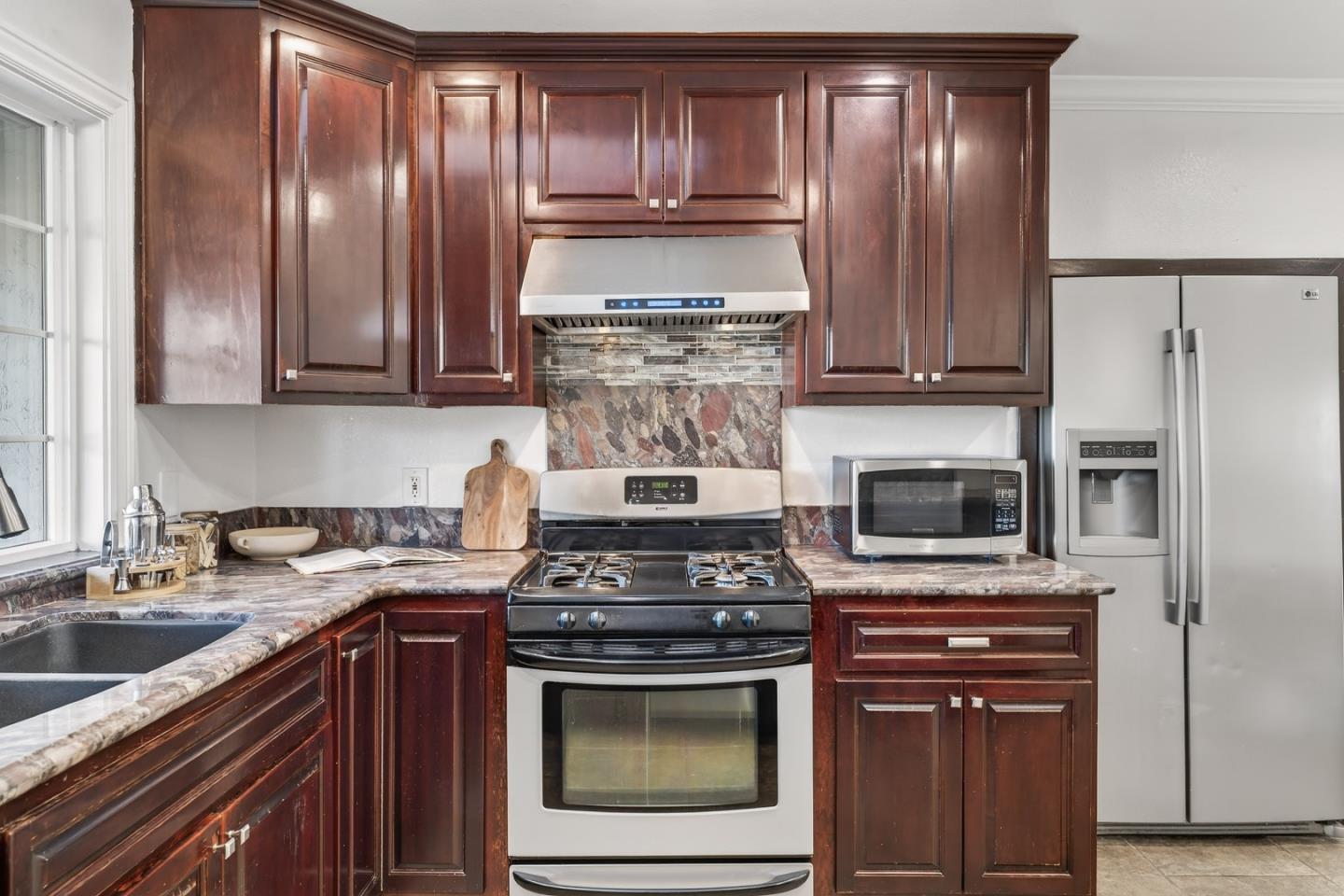 Detail Gallery Image 9 of 29 For 372 Gosser St, Milpitas,  CA 95035 - 3 Beds | 2 Baths