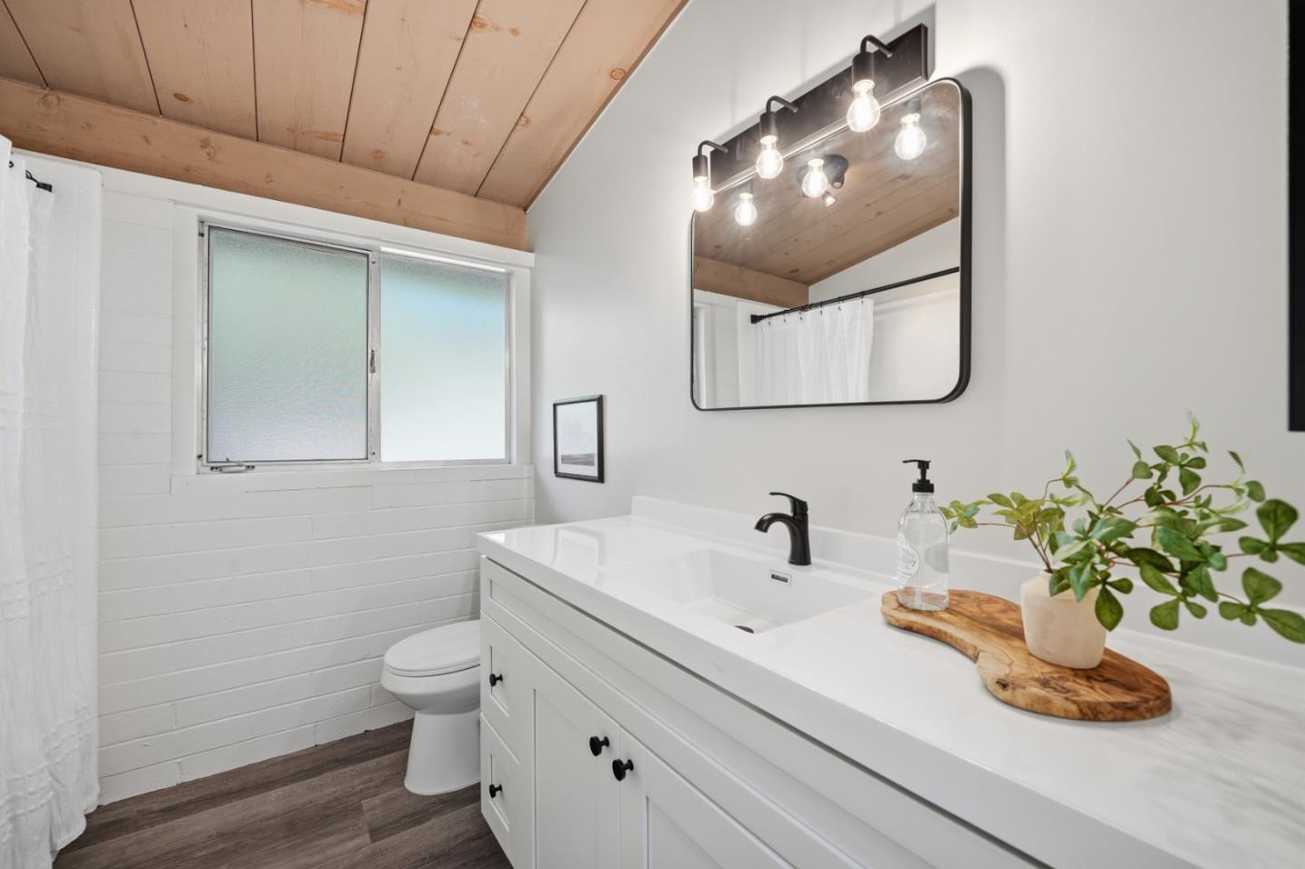 Detail Gallery Image 24 of 44 For 2930 Alexis Dr, Palo Alto,  CA 94304 - 3 Beds | 2 Baths