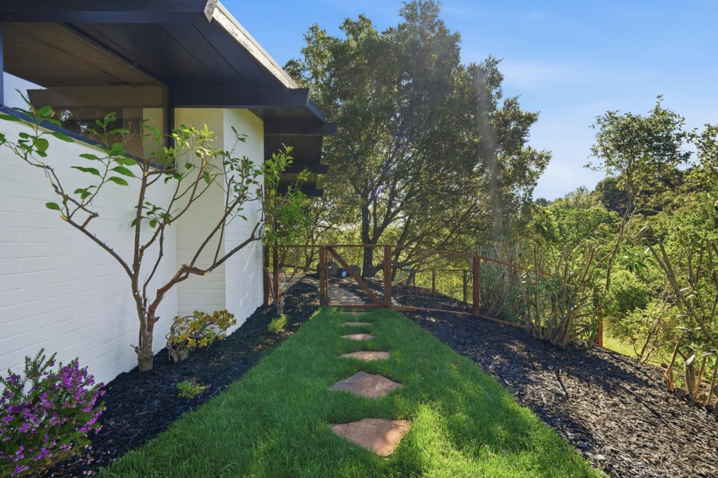 Detail Gallery Image 36 of 44 For 2930 Alexis Dr, Palo Alto,  CA 94304 - 3 Beds | 2 Baths