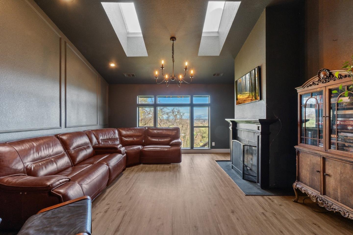 Detail Gallery Image 2 of 64 For 19789 Weide Way, Anderson,  CA 96007 - 3 Beds | 2 Baths